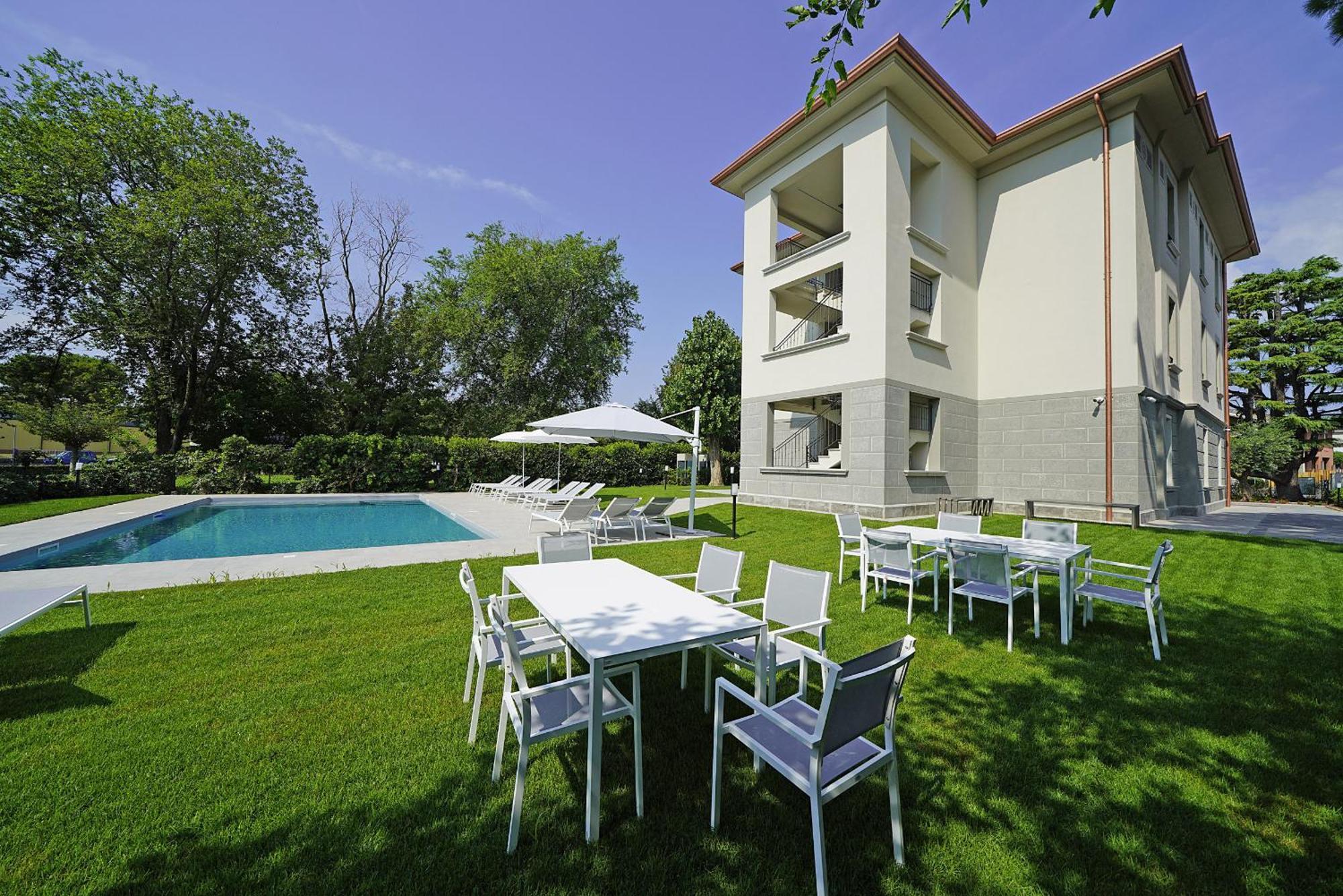 Villa Caterina Apartments By Wonderful Italy Desenzano del Garda Kültér fotó