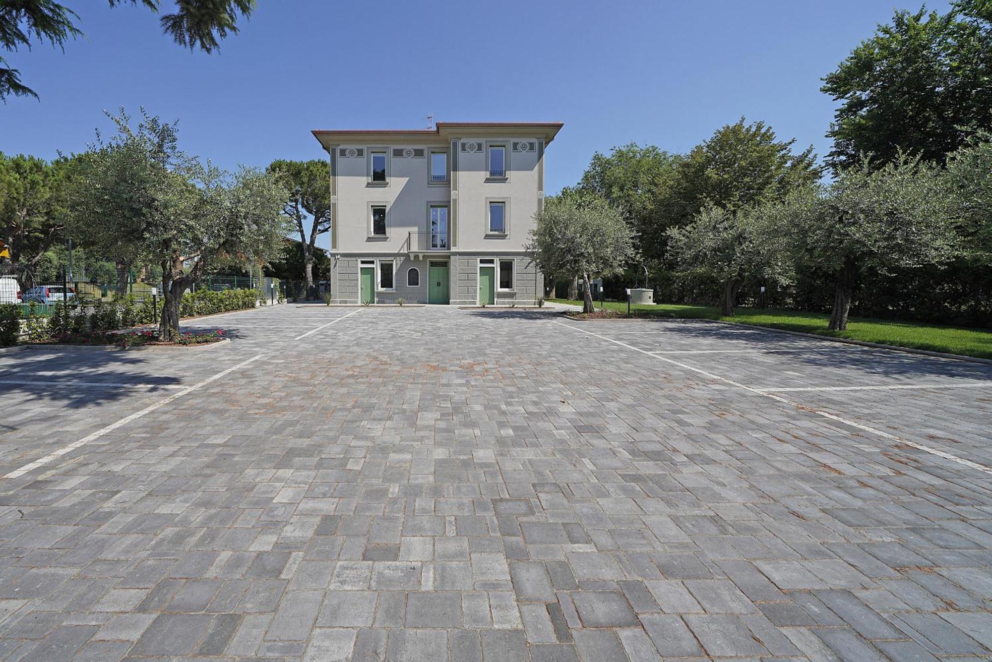 Villa Caterina Apartments By Wonderful Italy Desenzano del Garda Kültér fotó