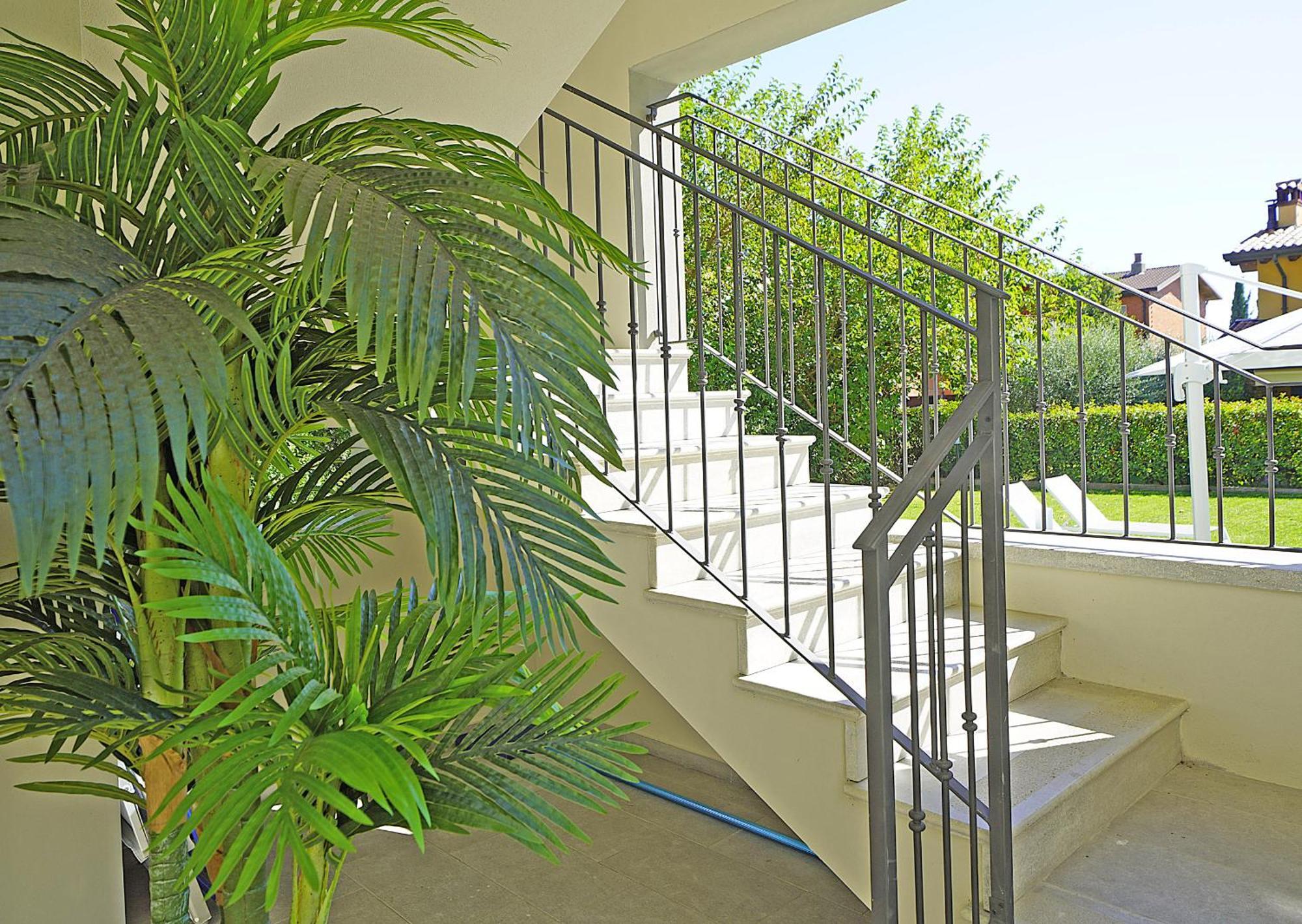 Villa Caterina Apartments By Wonderful Italy Desenzano del Garda Kültér fotó