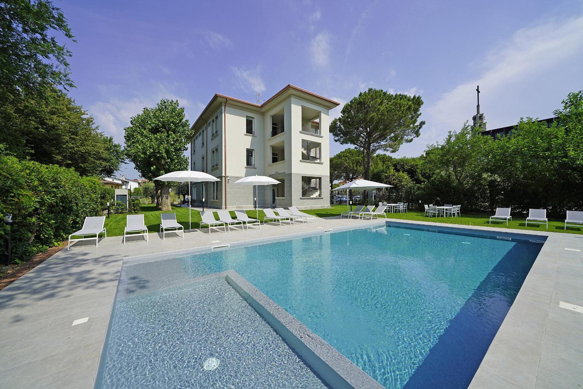 Villa Caterina Apartments By Wonderful Italy Desenzano del Garda Kültér fotó
