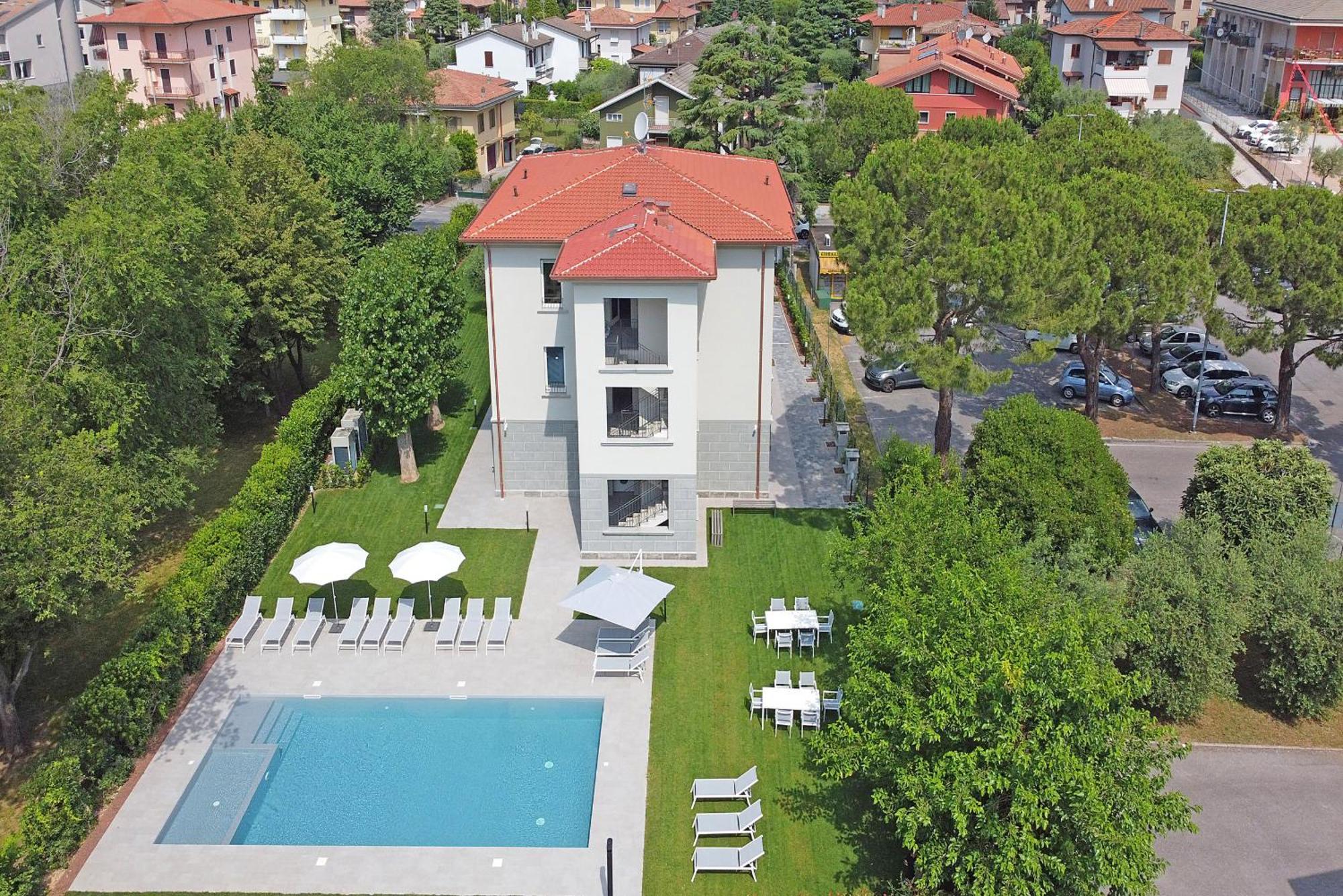 Villa Caterina Apartments By Wonderful Italy Desenzano del Garda Kültér fotó