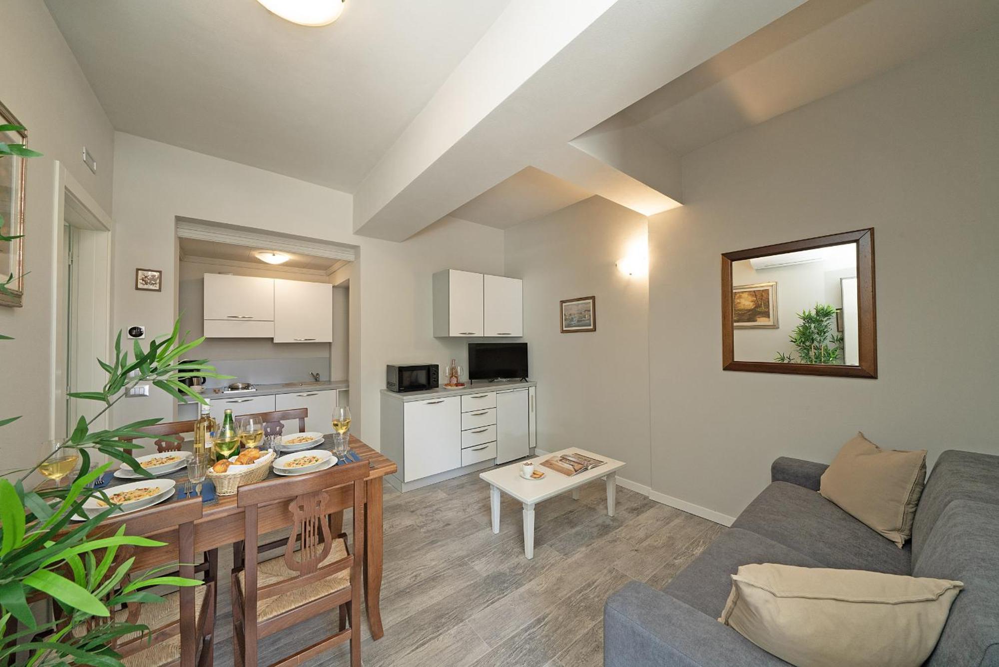 Villa Caterina Apartments By Wonderful Italy Desenzano del Garda Kültér fotó