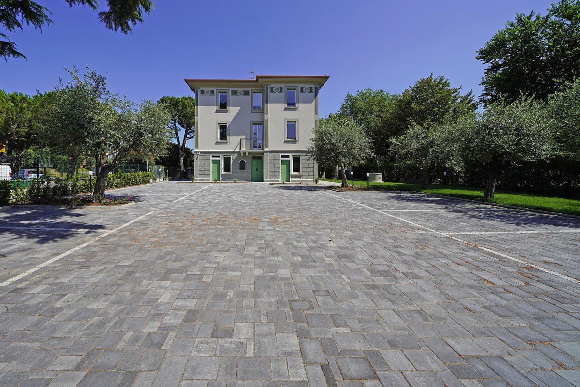 Villa Caterina Apartments By Wonderful Italy Desenzano del Garda Kültér fotó