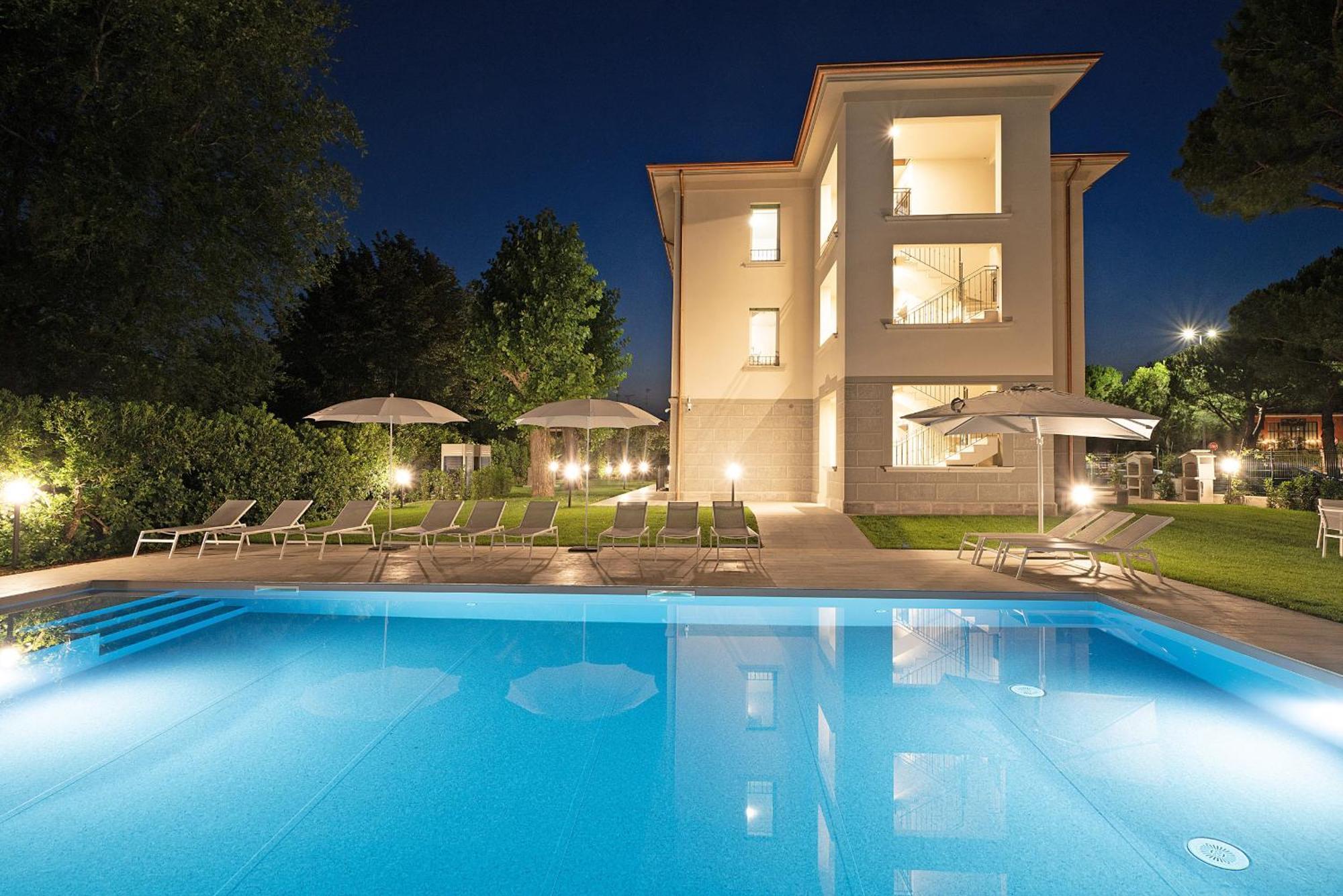 Villa Caterina Apartments By Wonderful Italy Desenzano del Garda Kültér fotó