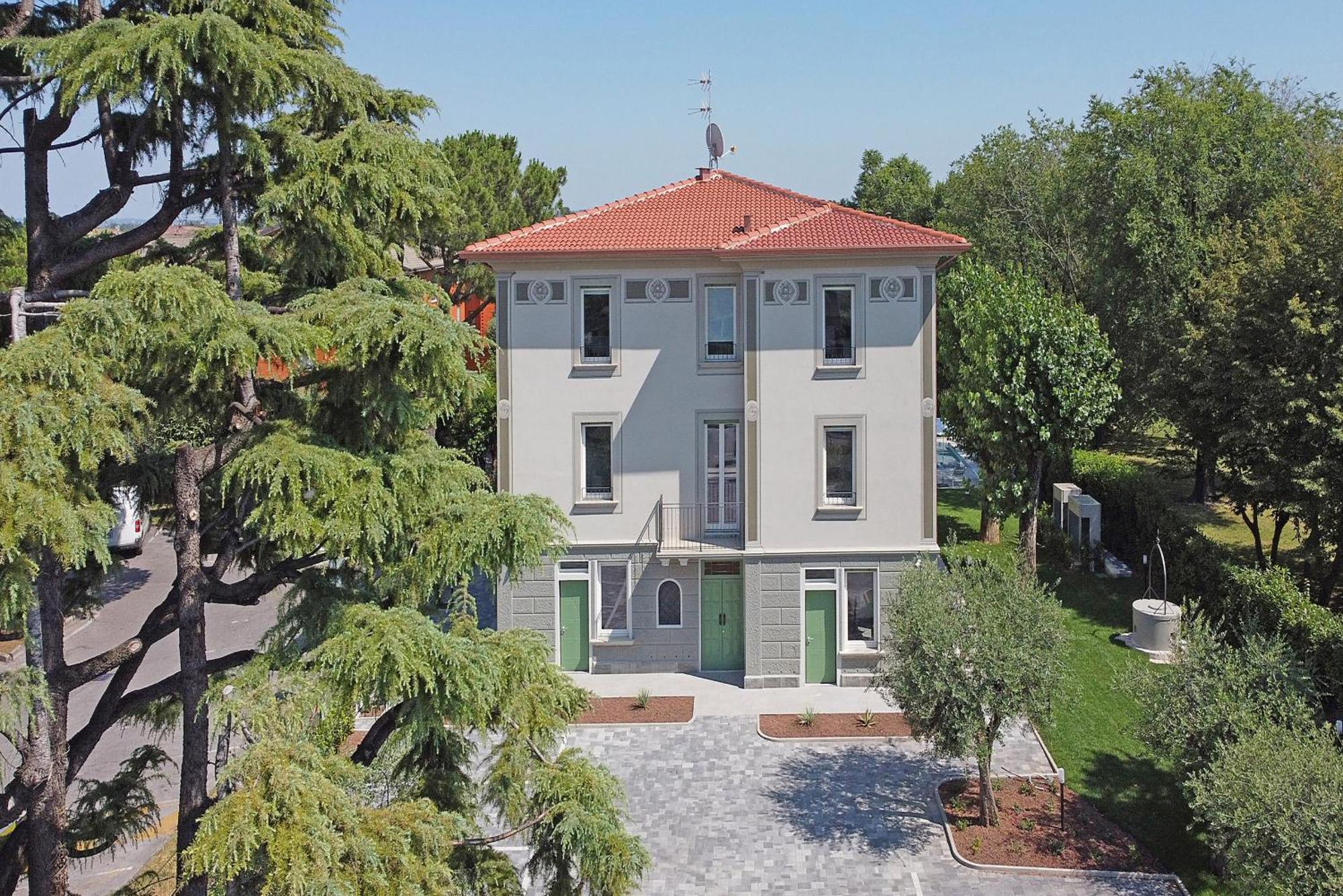 Villa Caterina Apartments By Wonderful Italy Desenzano del Garda Kültér fotó